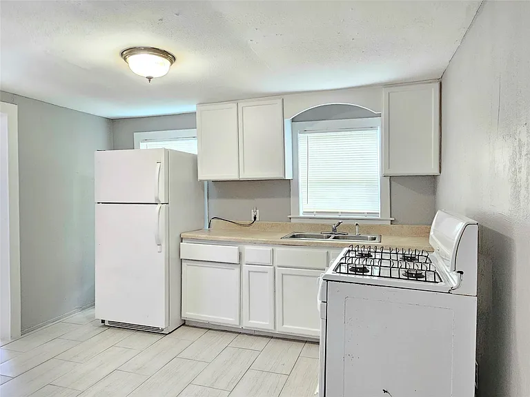 217 Cockerel St #C — Photo 7