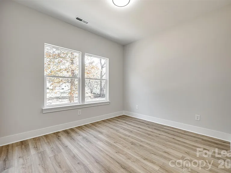 3418 Peligreni St — Photo 7