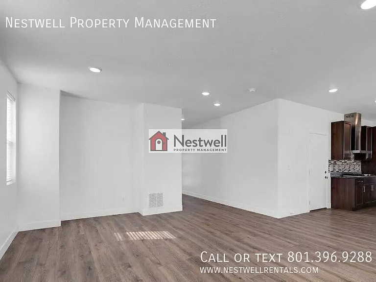 563 E Alma Mater Ave — Photo 4