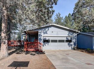1075 SE Castlewood Dr, Bend, OR 97702