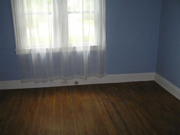 4th image of 4518 Monroe St NE