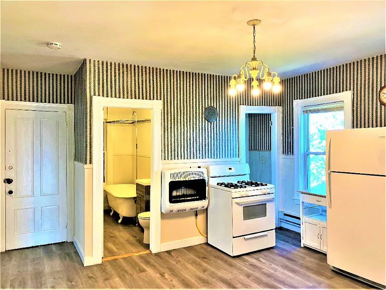6 Almont Ave #3 — Photo 5