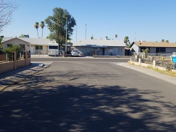 4th image of 802 N 67th Ln