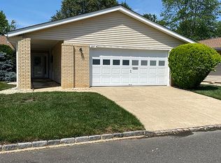 297A Yardley Dr, Monroe Township, NJ 08831