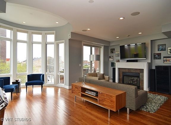 5th image of 2741 N Sheffield Ave #4S