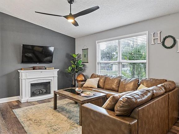 5th image of 5015 Seville Dr