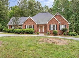 328 Wadsworth Ln, Clinton, SC 29325