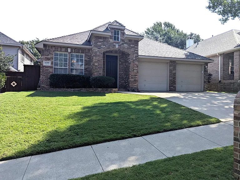 4200 Tiffany Dr — Photo 1