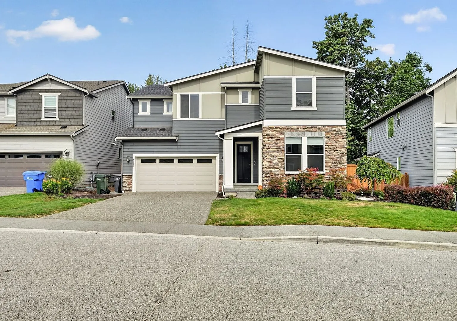 Spacious 4BR House in Tacoma — Photo 1