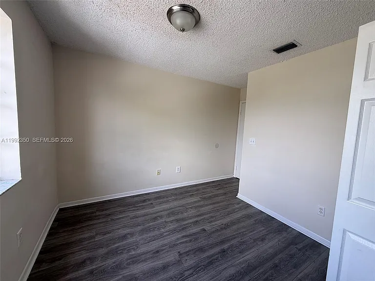 800 Independence Dr #800I — Photo 8