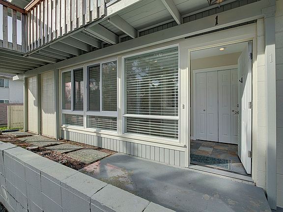 2nd image of 9840 NE 116th St APT 1