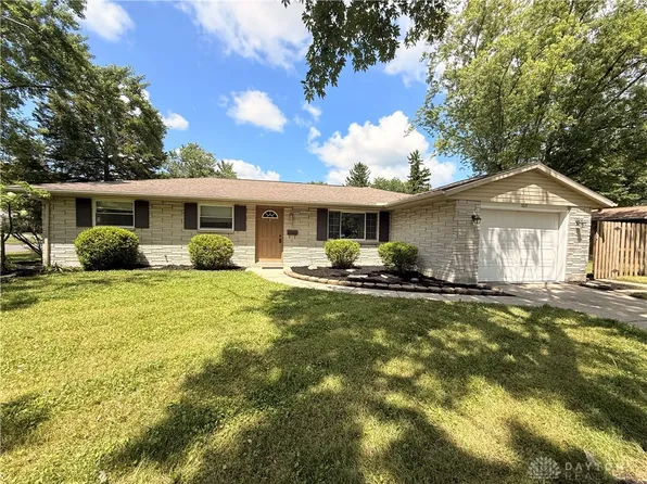 1071 Romanus Dr, Vandalia, OH 45377