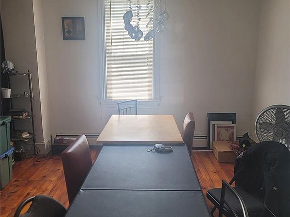 4th image of 440 New St