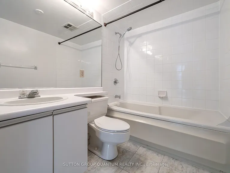 10 Yonge St #2113 — Photo 15