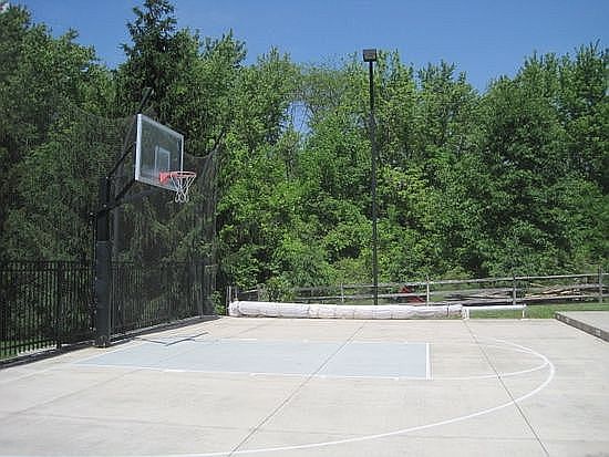 Basketball court w/ light