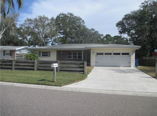 137 Overbrook St E, Largo, FL 33770