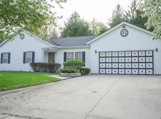 470 Connie Cir, Lake Geneva, WI 53147