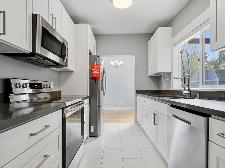 16015 SE 9th St — Photo 14
