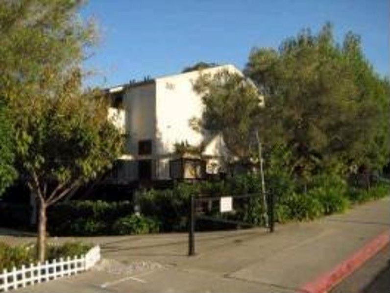 1st image of 1126 Cherry Ave APT 1