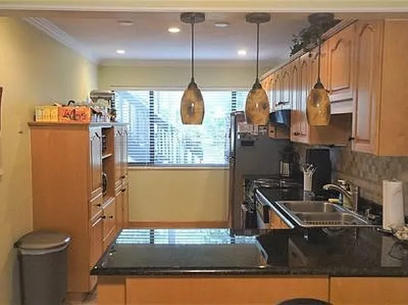 2754 SW 14th Dr, Gainesville, FL 32608