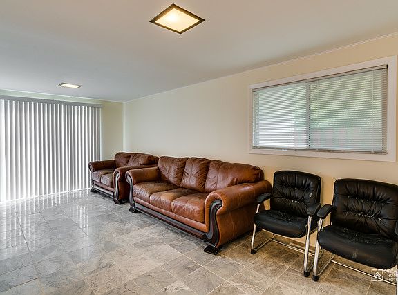 3rd image of 9231 Fern Ln