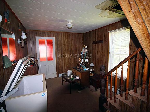 04 - Front Room - View B