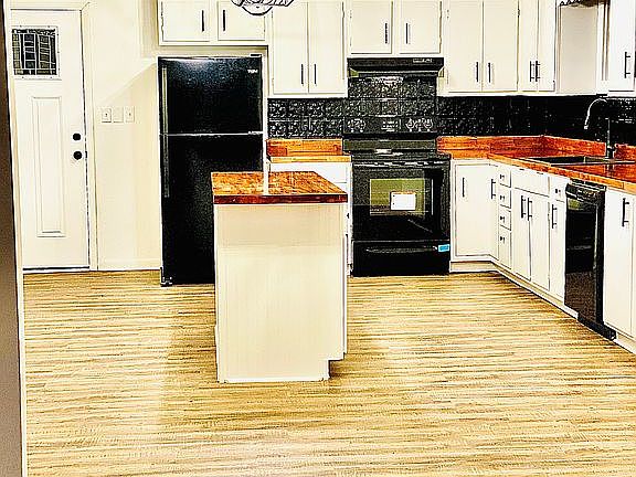 3rd image of 156 Branham Vlg