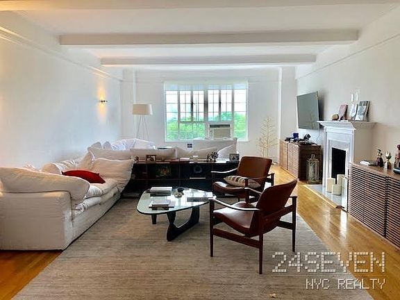 3rd image of 275 Central Park W APT 8C