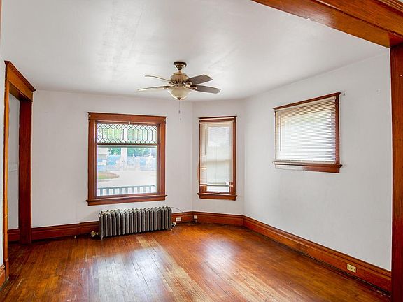 3rd image of 4406 Sheridan ROAD