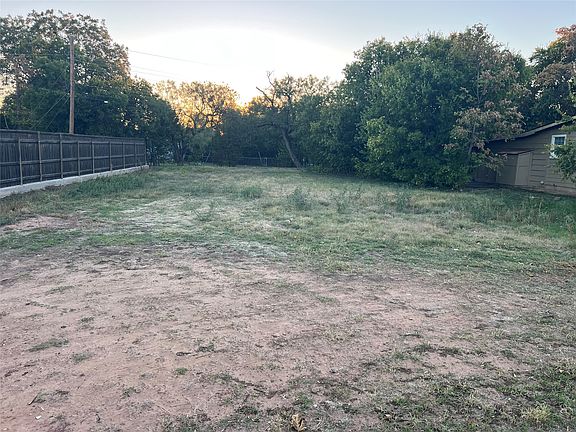 2nd image of 2925 Buffalo Gap Rd