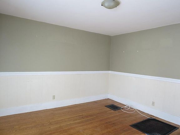 2nd image of 68 Lime St #1