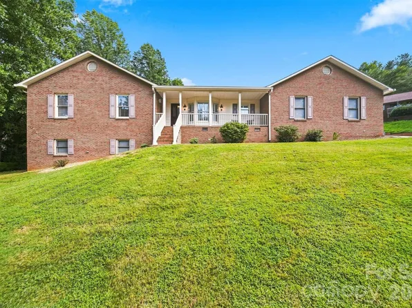 107 Timberline Dr, Morganton, NC 28655