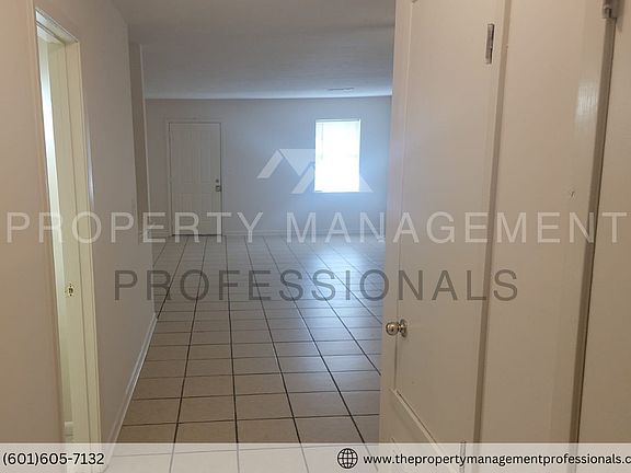 3rd image of 352A Brendalwood Cv