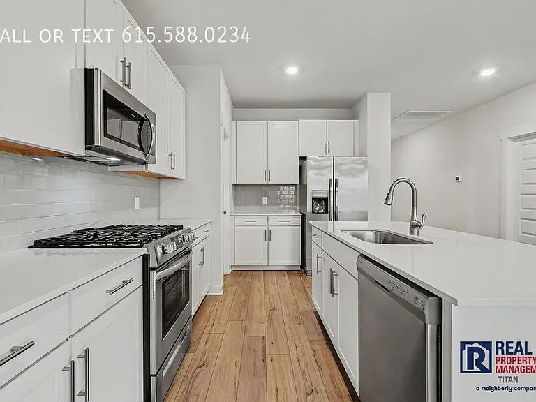 1029 Ewell Farm Cir — Photo 6
