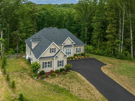 4th image of 72 Hopewell Dr