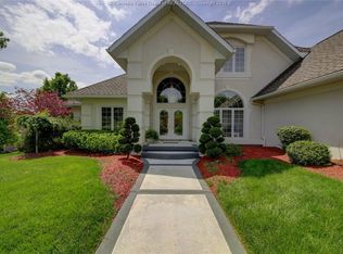 4001 Pinnacle View Rd, Hurricane, WV 25526