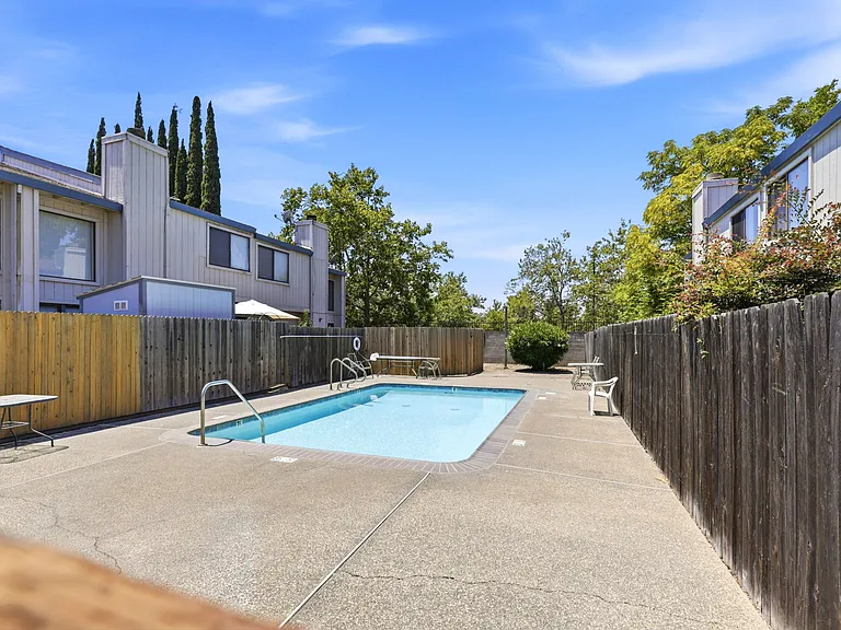 1401 Hood Rd — Photo 31