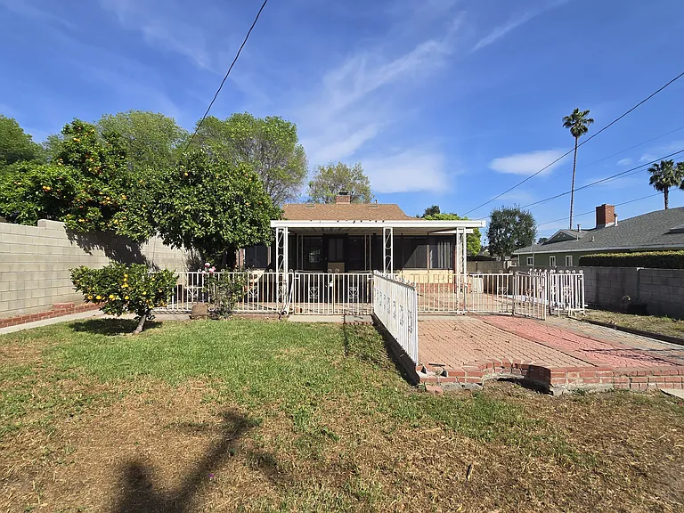 521 N Vermont Ave — Photo 31