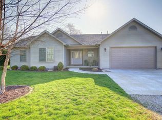 106 N Jackson St, Philo, IL 61864