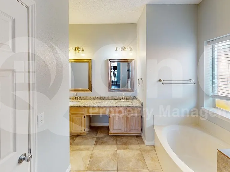 8109 Dock St — Photo 15