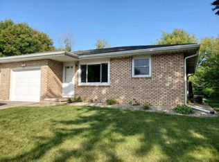 645 Dunn Ave, Oregon, WI 53575