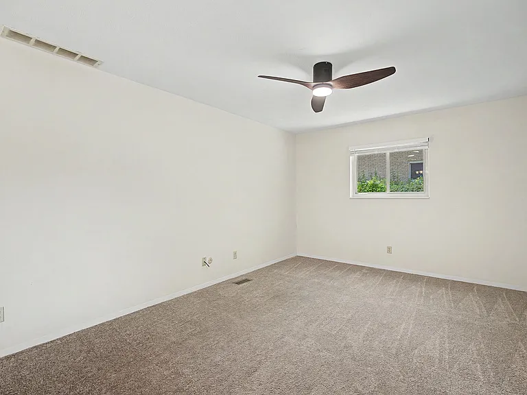 819 Gleneagle Dr — Photo 13