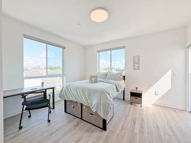 1743 Armacost Ave — Photo 36
