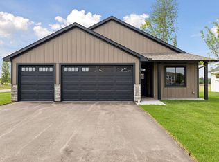 725 Margaret Ln NE, Isanti, MN 55040