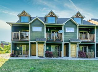 88 Lookout Peak Dr, Pinehurst, ID 83850