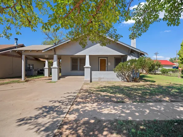 625 S 11th St, Slaton, TX 79364