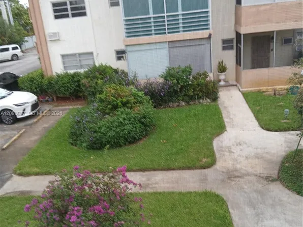 17001 NE 13th Ave APT 203, Miami, FL 33162