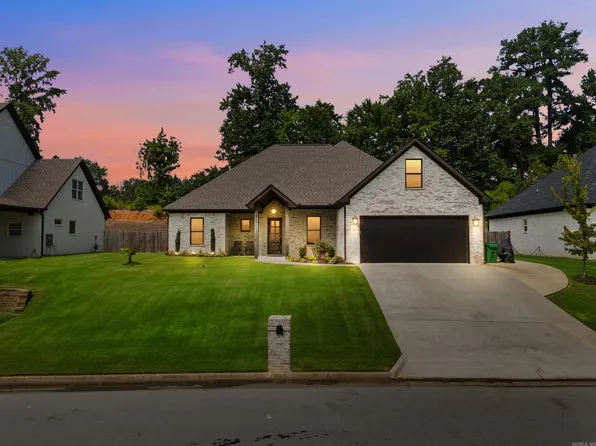 7717 S Shoreline Blvd, Benton, AR 72019