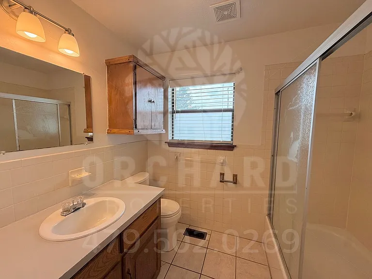 180 S Barrington Rd — Photo 8