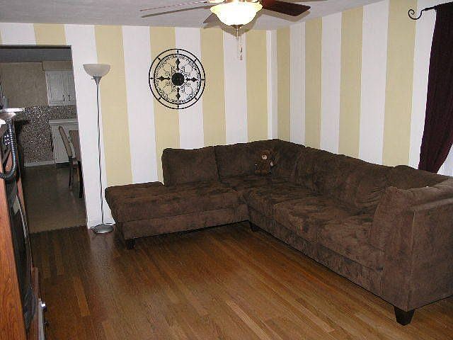2nd image of 906 Stiening St